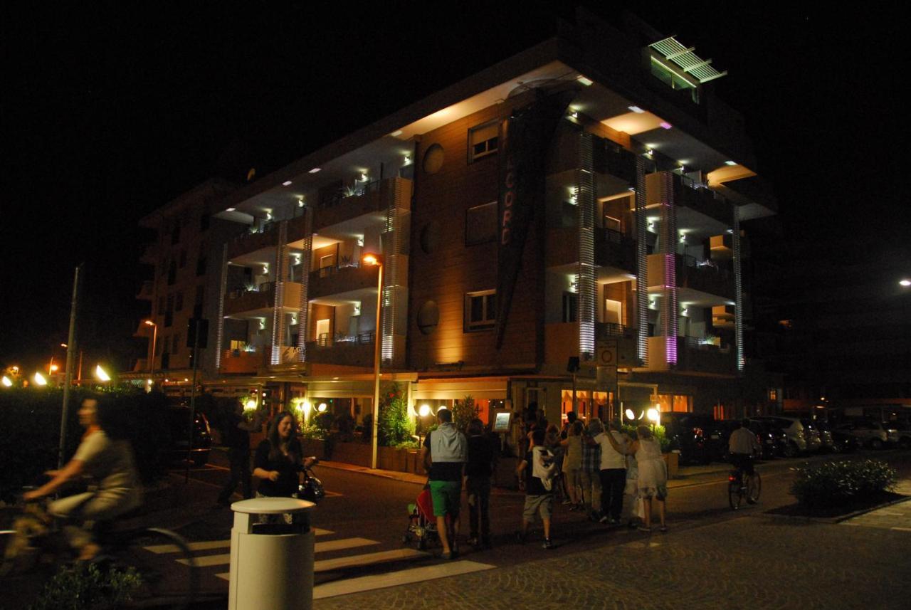 Hotel Record Riccione Bagian luar foto